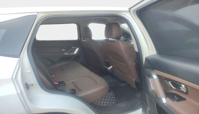 2019 Tata Harrier XZ 2.0L, Diesel, Manual, 1,88,592 km, interior