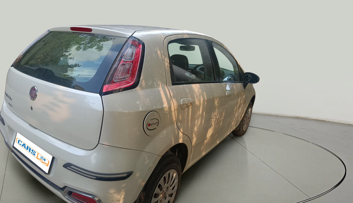 2014 Fiat Punto EVO MULTIJET 1.3 90 HP, Diesel, Manual, 1,72,156 km, exterior