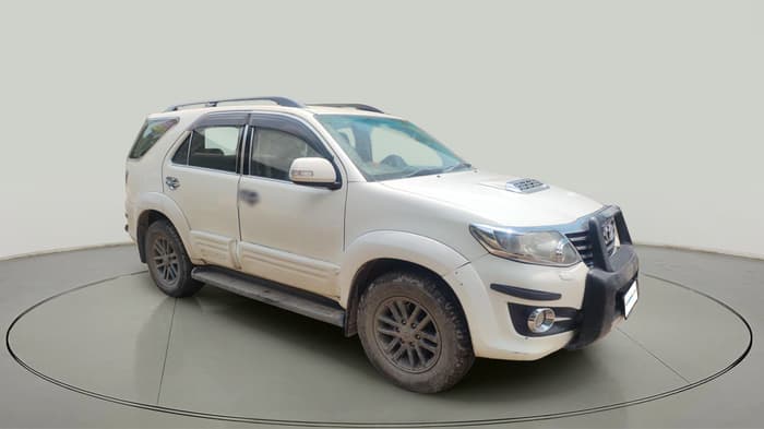 2015 Toyota Fortuner 3.0 4X2 AT, Diesel, Automatic, 2,42,815 km, exterior