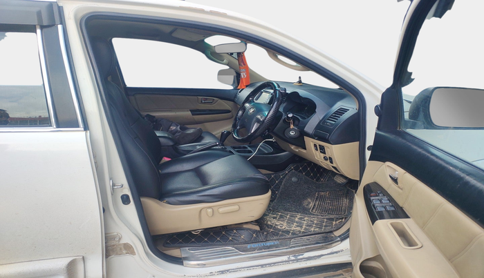 2015 Toyota Fortuner 3.0 4X2 AT, Diesel, Automatic, 2,42,815 km, interior