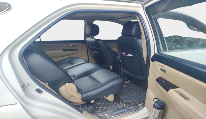 2015 Toyota Fortuner 3.0 4X2 AT, Diesel, Automatic, 2,42,815 km, interior