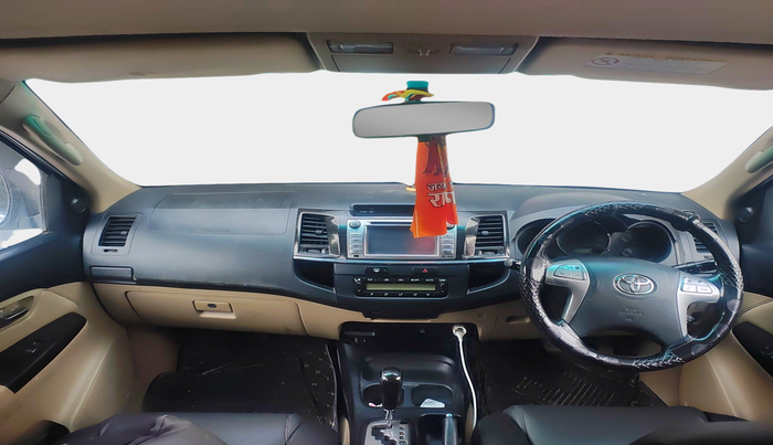 2015 Toyota Fortuner 3.0 4X2 AT, Diesel, Automatic, 2,42,815 km, interior