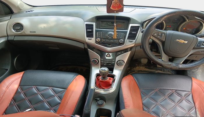 2010 Chevrolet Cruze LTZ, Diesel, Manual, 89,323 km, interior