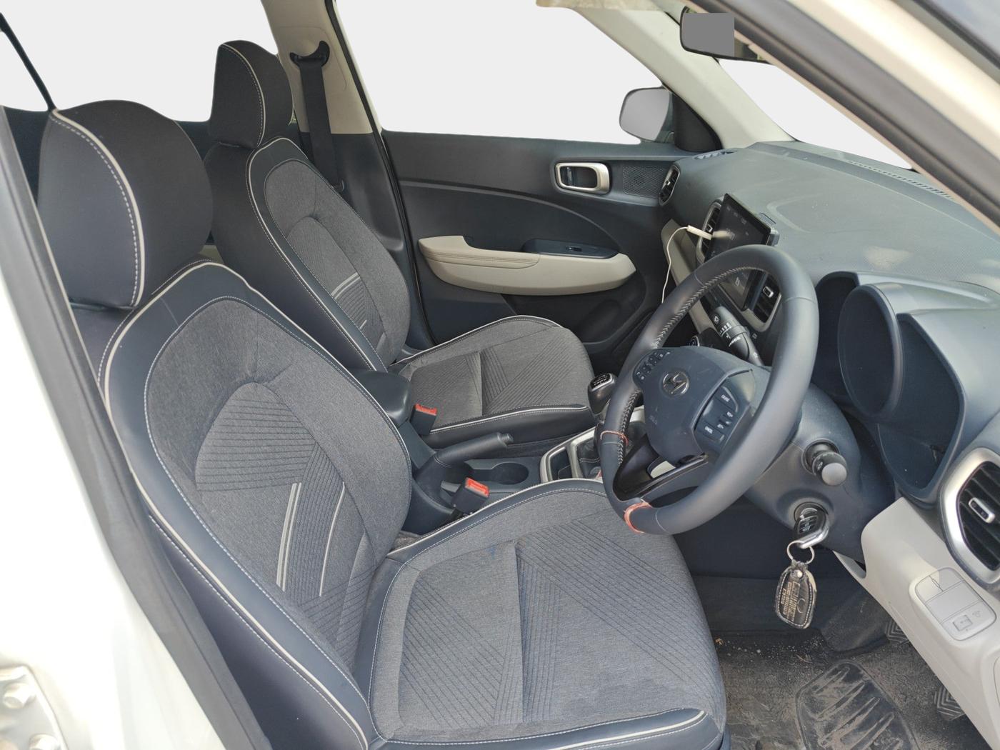 2020 Hyundai VENUE SX 1.0 TURBO DUAL TONE, Petrol, Manual, 54,004 km, interior