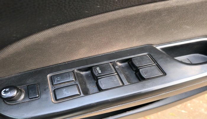 2015 Maruti Swift VXI, Petrol, Manual, 98,426 km, interior