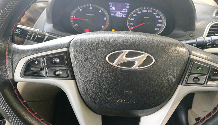 2013 Hyundai Verna FLUIDIC 1.6 VTVT EX, Diesel, Manual, 1,76,627 km, interior