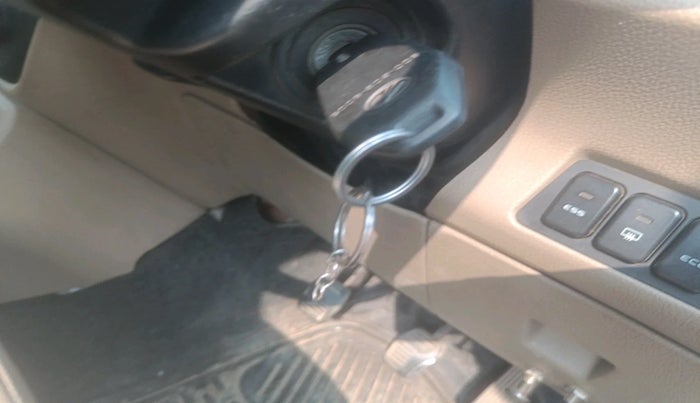 2016 Mahindra TUV300 T8, Diesel, Manual, 2,10,417 km, interior