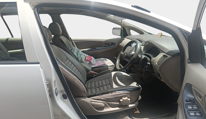 2012 Toyota Innova GX 2.5 8 STR, Diesel, Manual, 1,82,973 km, interior