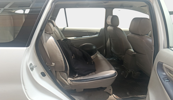 2012 Toyota Innova GX 2.5 8 STR, Diesel, Manual, 1,82,973 km, interior