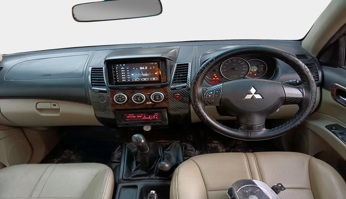 2012 Mitsubishi Pajero Sport 2.5 MT 4X4, Diesel, Manual, 1,43,600 km, interior