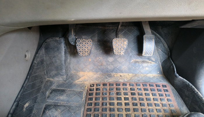 2013 Ford Ecosport AMBIENTE 1.5L PETROL, CNG, Manual, 1,00,000 km, interior