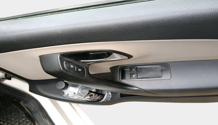 2011 Volkswagen Polo TRENDLINE 1.2L DIESEL, Diesel, Manual, 1,56,961 km, interior