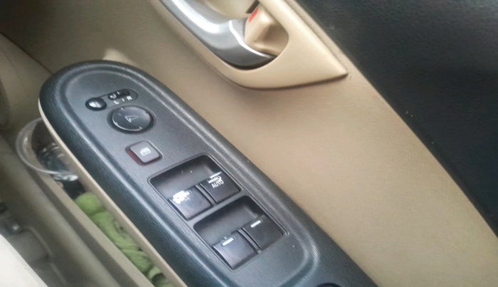 2014 Honda Amaze 1.2L I-VTEC VX, Petrol, Manual, 1,20,323 km, interior