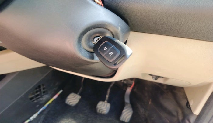 2022 Renault TRIBER RXT, Petrol, Manual, 89,239 km, interior