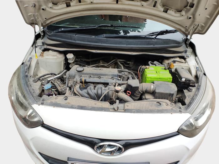 2013 Hyundai i20 SPORTZ 1.4 AT, Petrol, Automatic, 80,700 km, exterior