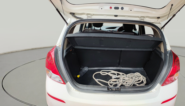2013 Hyundai i20 SPORTZ 1.4 AT, Petrol, Automatic, 80,492 km, exterior