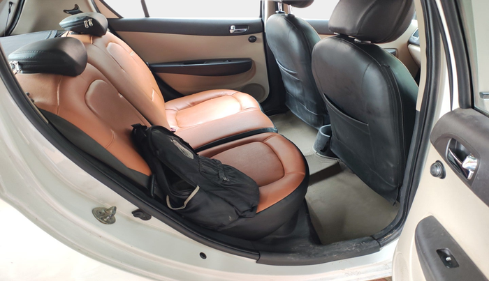 2013 Hyundai i20 SPORTZ 1.4 AT, Petrol, Automatic, 80,492 km, interior