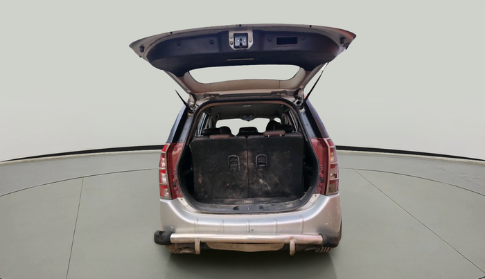 2015 Mahindra XUV500 W8, Diesel, Manual, 2,17,942 km, exterior