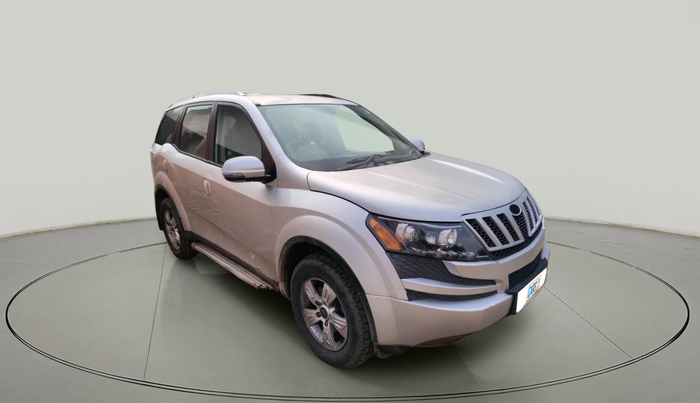 2015 Mahindra XUV500 W8, Diesel, Manual, 2,17,942 km, exterior