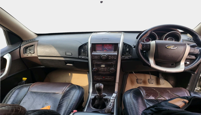 2015 Mahindra XUV500 W8, Diesel, Manual, 2,17,942 km, interior