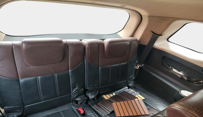 2015 Mahindra XUV500 W8, Diesel, Manual, 2,17,942 km, interior