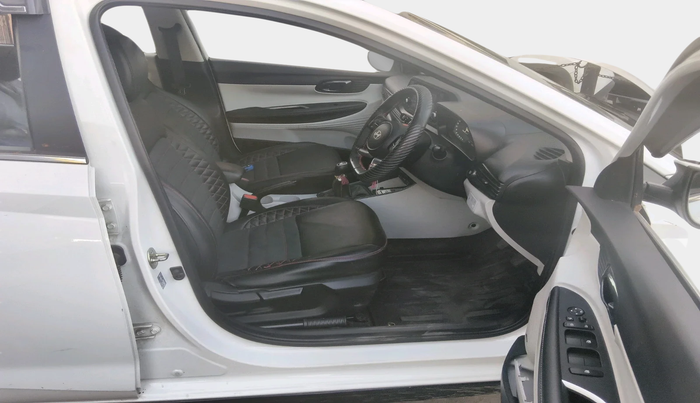 2024 Hyundai NEW I20 ASTA 1.2 MT, Petrol, Manual, 22,640 km, interior