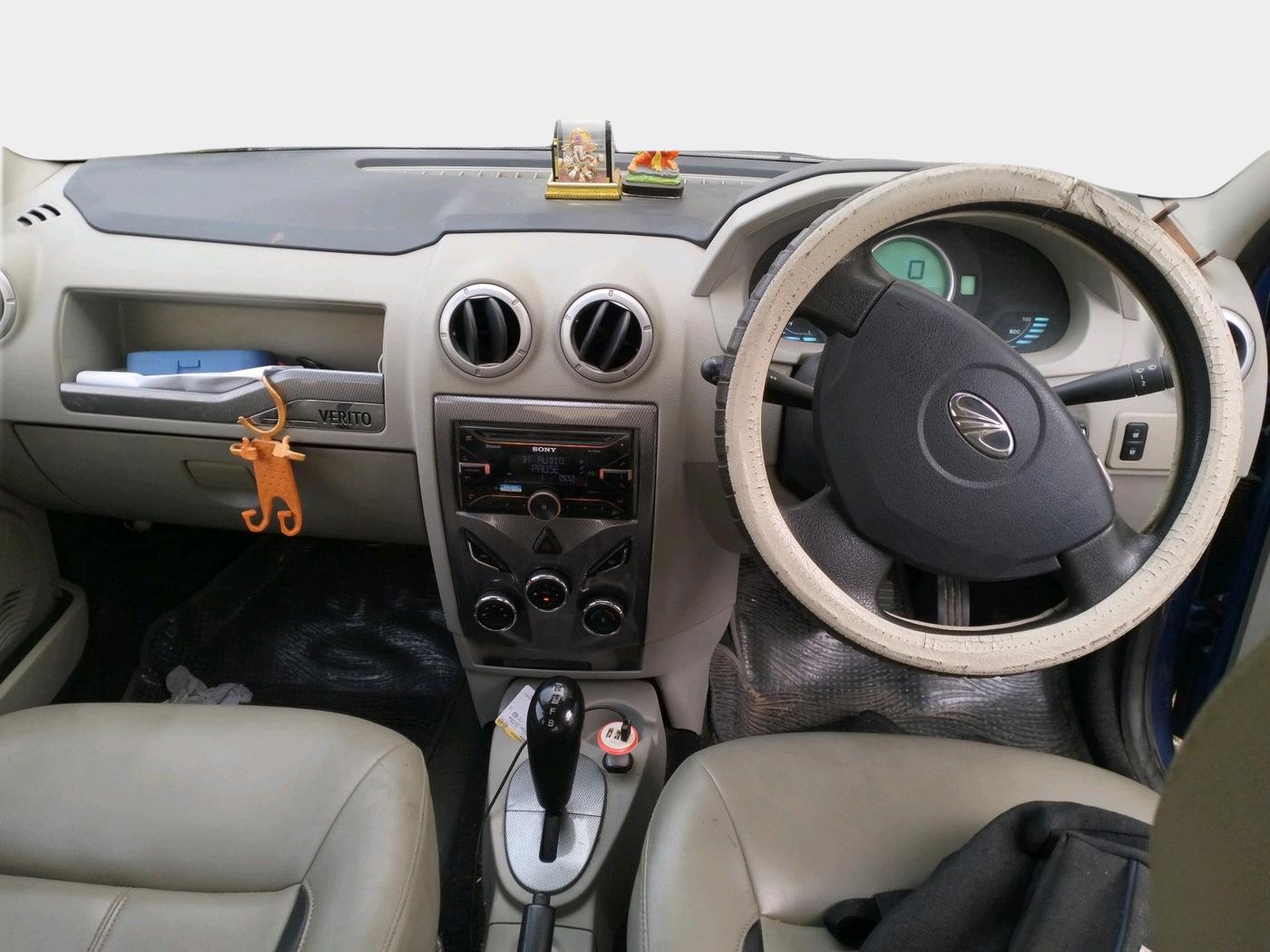 2018 Mahindra E VERITO D2, Electric, Automatic, 78,000 km, interior
