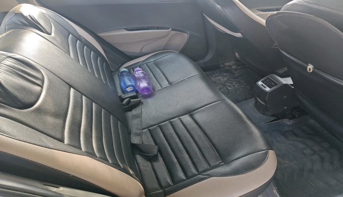 2013 Hyundai Grand i10 SPORTZ 1.2 KAPPA VTVT, Petrol, Manual, 1,42,993 km, interior