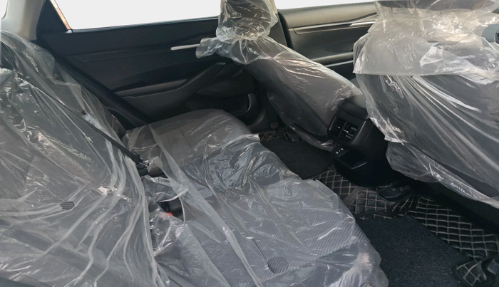 2024 KIA SELTOS  HTK 1.5 PETROL MT, Petrol, Manual, 7,100 km, interior