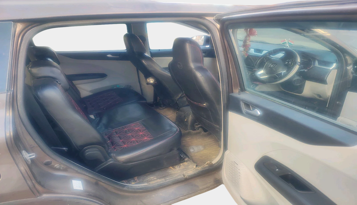 2022 Renault TRIBER RXZ, Petrol, Manual, 46,966 km, interior