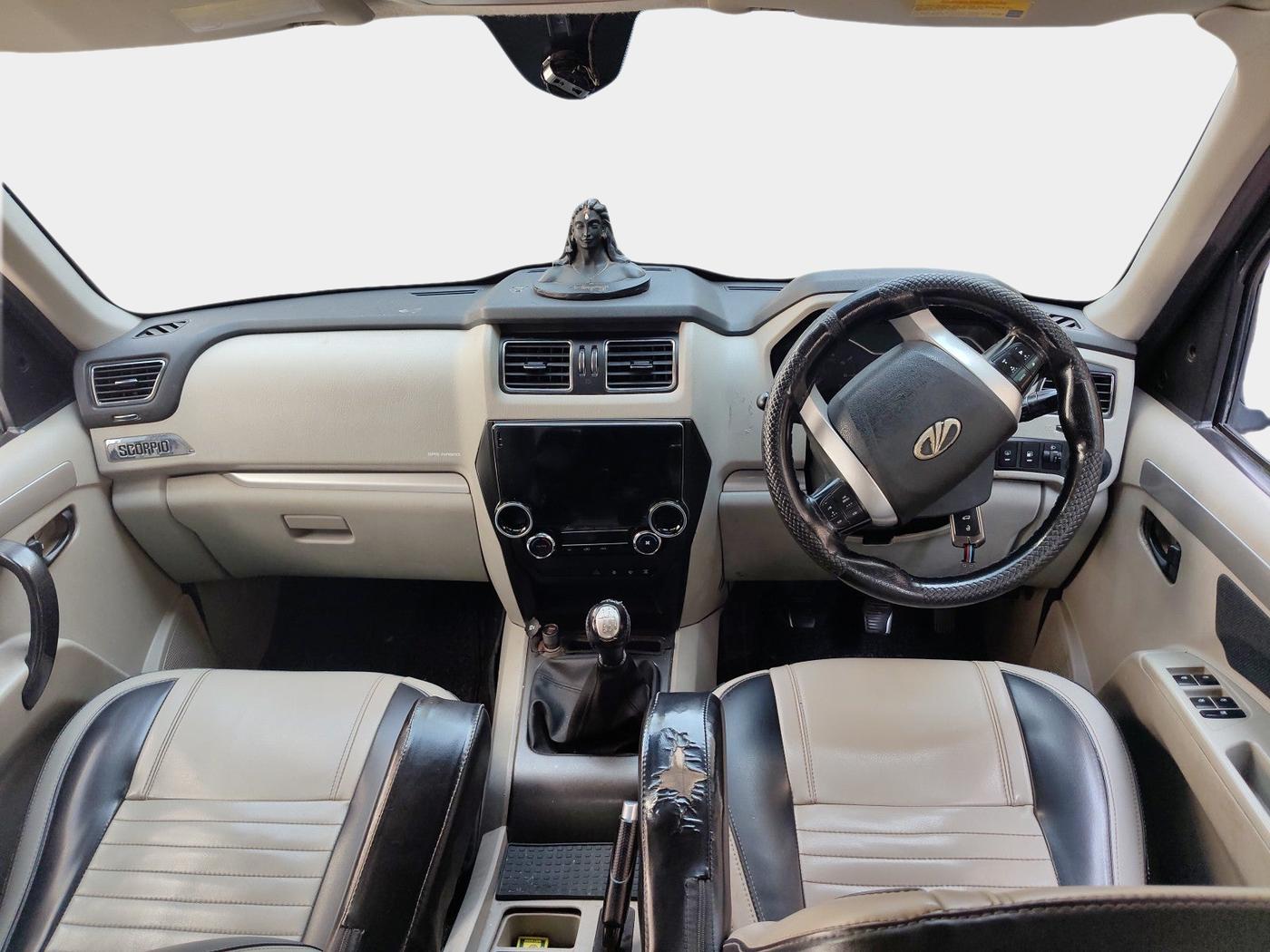 2018 Mahindra Scorpio S11 2WD, Diesel, Manual, 1,38,000 km, interior