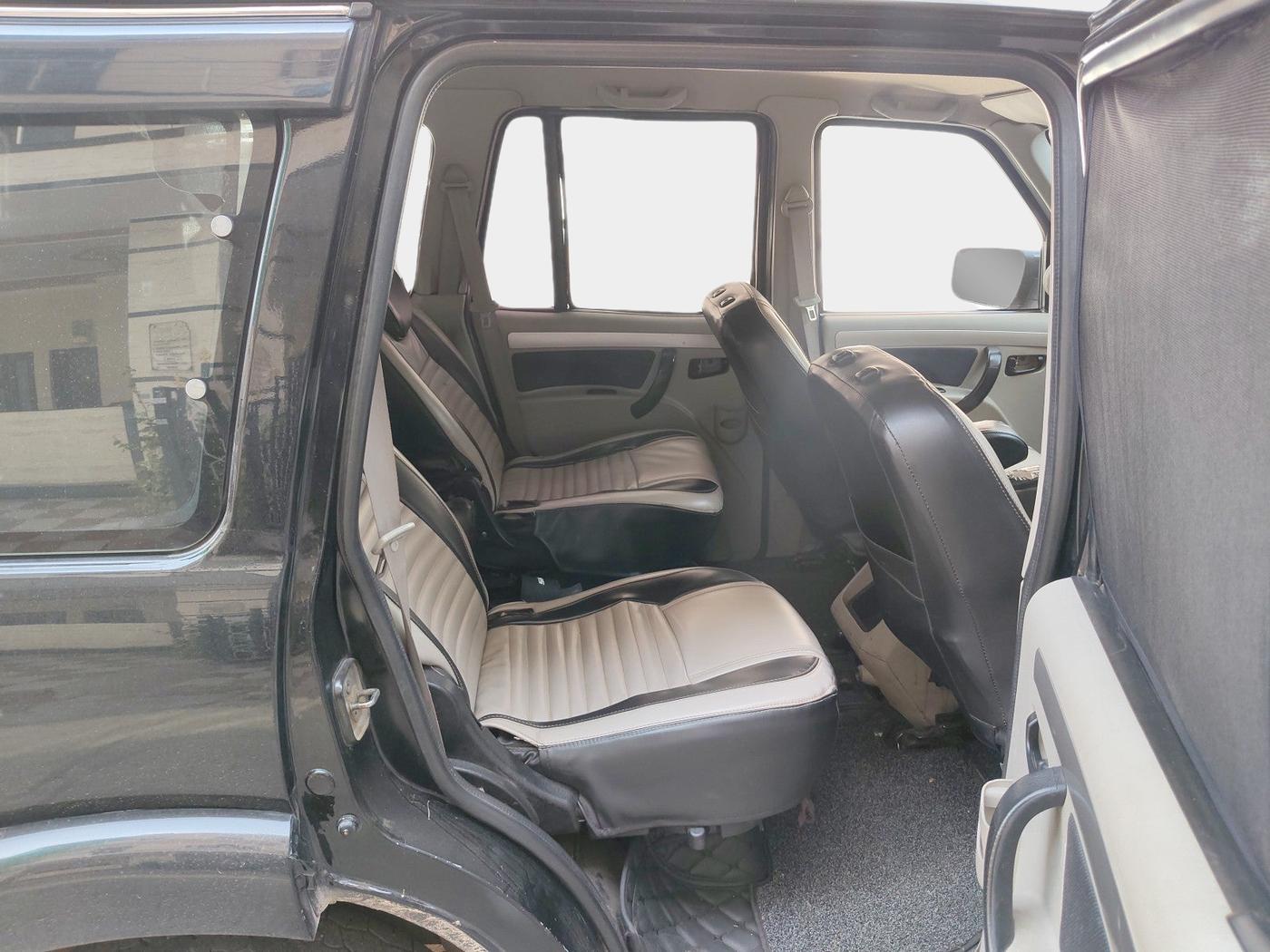 2018 Mahindra Scorpio S11 2WD, Diesel, Manual, 1,38,000 km, interior