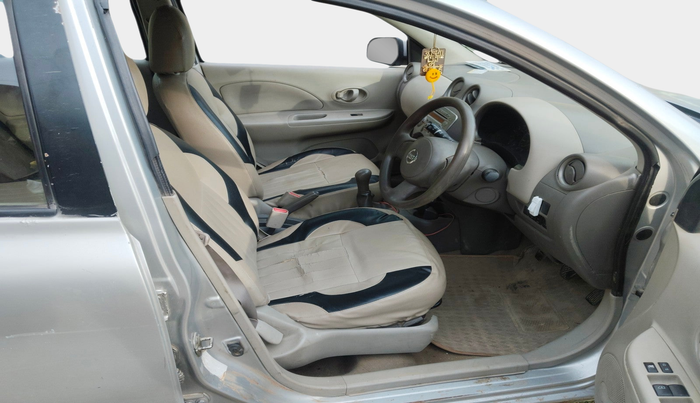 2013 Nissan Micra XV DIESEL, Diesel, Manual, 1,07,413 km, interior