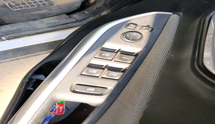 2022 Nissan MAGNITE XL, Petrol, Manual, 79,904 km, interior