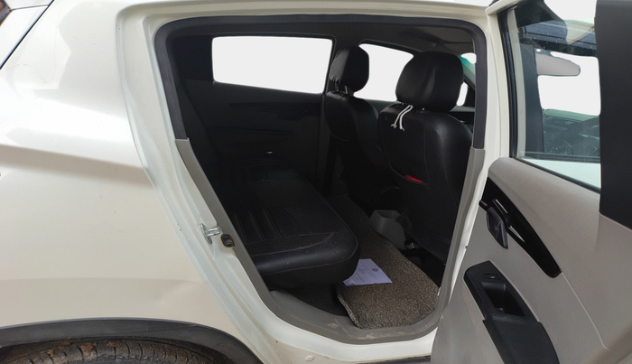 2016 Mahindra Kuv100 K8 5 STR, Petrol, Manual, 40,386 km, interior