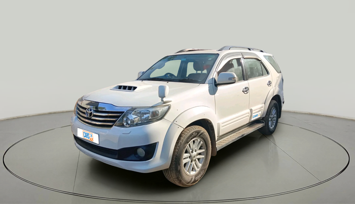 2013 Toyota Fortuner 3.0 4X2 AT, Diesel, Automatic, 1,19,657 km, exterior