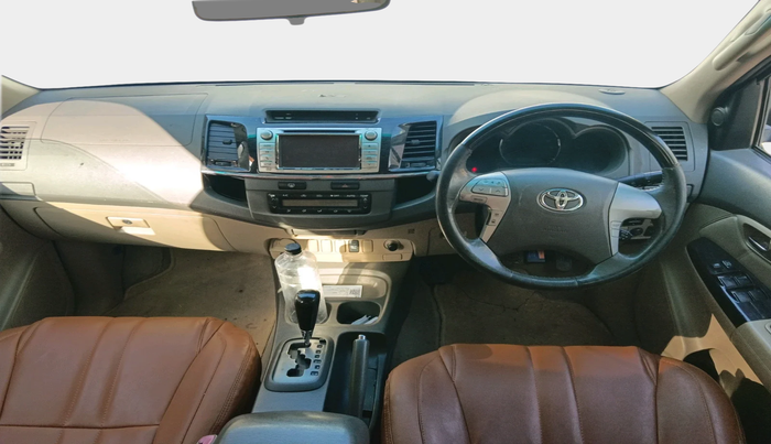 2013 Toyota Fortuner 3.0 4X2 AT, Diesel, Automatic, 1,19,657 km, interior