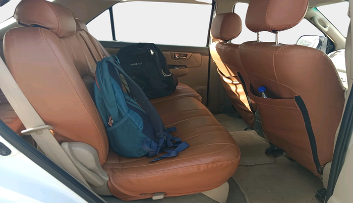 2013 Toyota Fortuner 3.0 4X2 AT, Diesel, Automatic, 1,19,657 km, interior