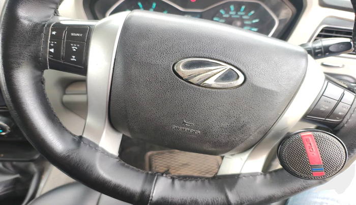 2015 Mahindra Scorpio S10, Diesel, Manual, 1,37,688 km, interior