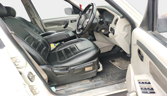 2015 Mahindra Scorpio S10, Diesel, Manual, 1,37,688 km, interior
