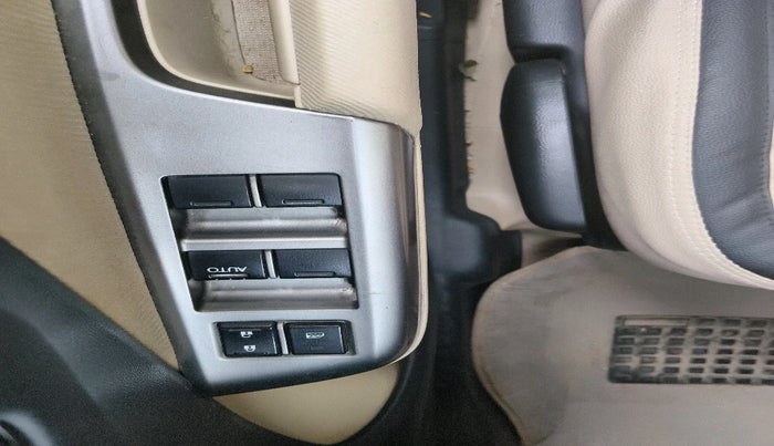 2016 Honda City 1.5L I-VTEC V MT, Petrol, Manual, 1,42,685 km, interior