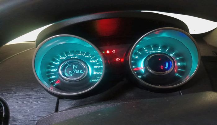 2018 Mahindra XUV500 W7, Diesel, Manual, 1,43,768 km, interior