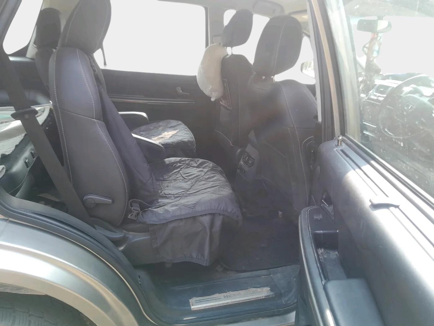 2019 Tata Hexa XTA 4X2 6 STR, Diesel, Automatic, 1,47,807 km, interior