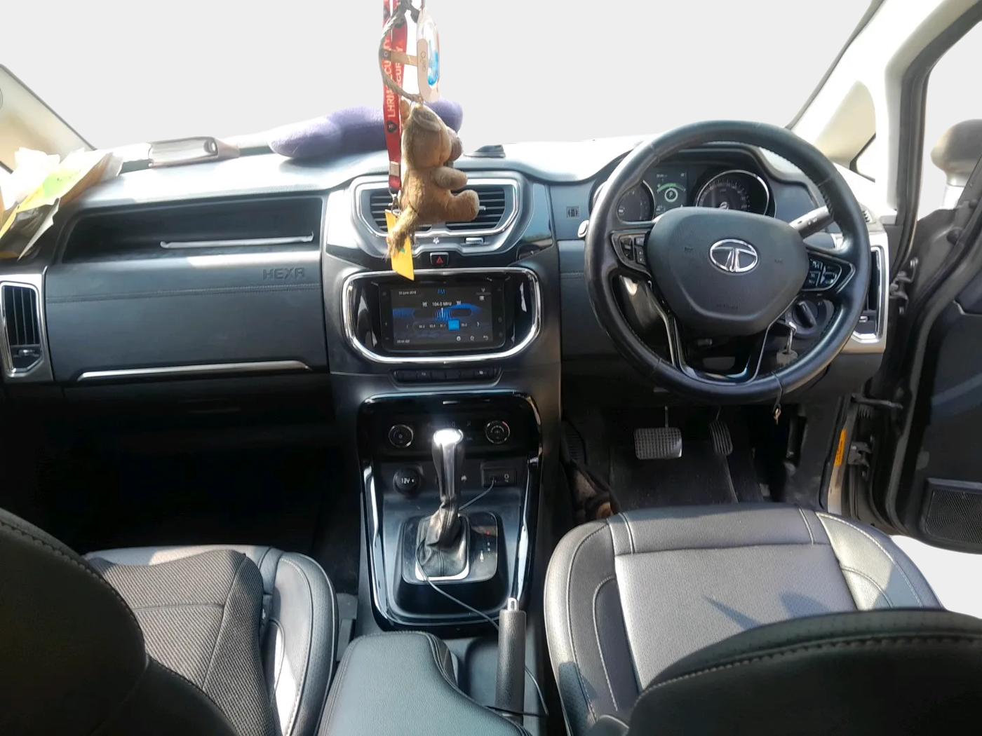 2019 Tata Hexa XTA 4X2 6 STR, Diesel, Automatic, 1,47,807 km, interior