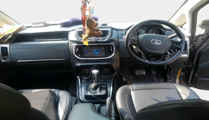 2019 Tata Hexa XTA 4X2 6 STR, Diesel, Automatic, 1,47,807 km, interior