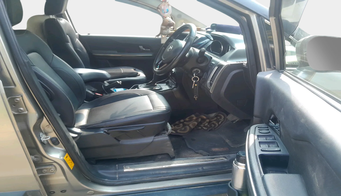 2019 Tata Hexa XTA 4X2 6 STR, Diesel, Automatic, 1,47,807 km, interior