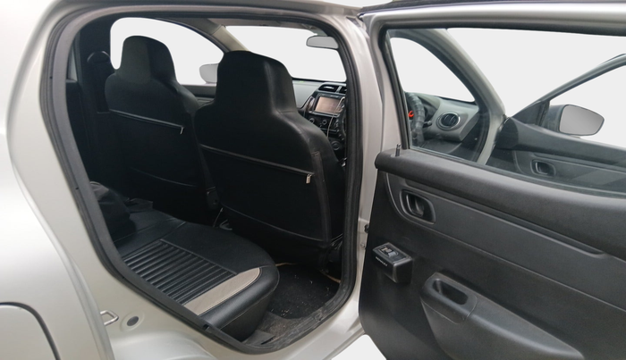 2017 Renault Kwid RXT 0.8, Petrol, Manual, 1,62,616 km, interior