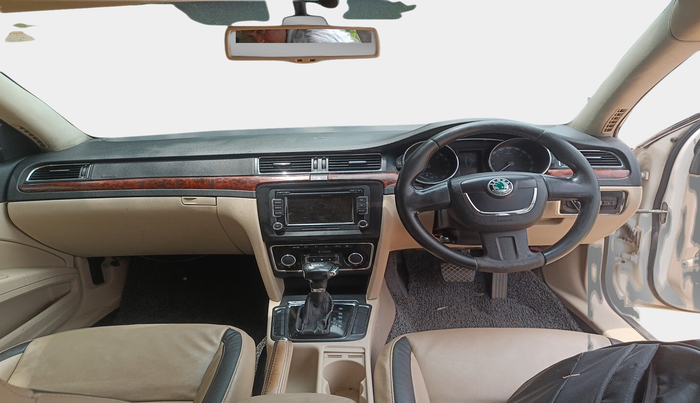 2012 Skoda Superb AMBITION 2.0 TDI CR AT, Diesel, Automatic, 1,44,890 km, interior
