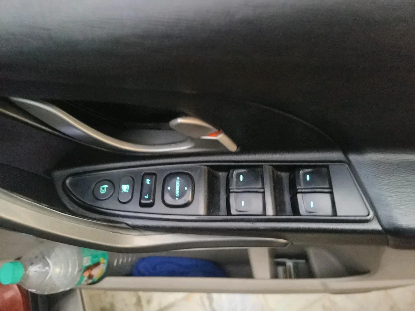 2016 Mahindra XUV500 W10 AT 1.99, Diesel, Automatic, 1,44,986 km, interior