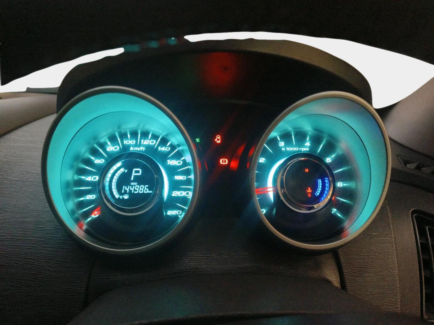 2016 Mahindra XUV500 W10 AT 1.99, Diesel, Automatic, 1,44,986 km, interior